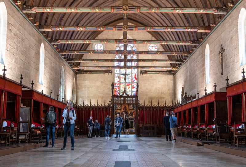 h-tel-dieu-hospices-civils-de-beaune-1636-resize-salle-des-p-vres-david-cesbron-254